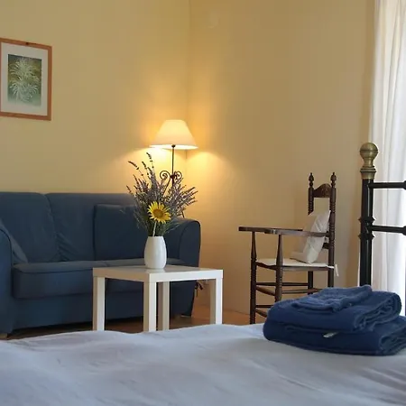 Chambres D'hotes Les Bourdeaux Bed & Breakfast