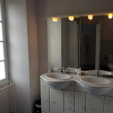 Chambres D'hotes Les Bourdeaux Bed & Breakfast *